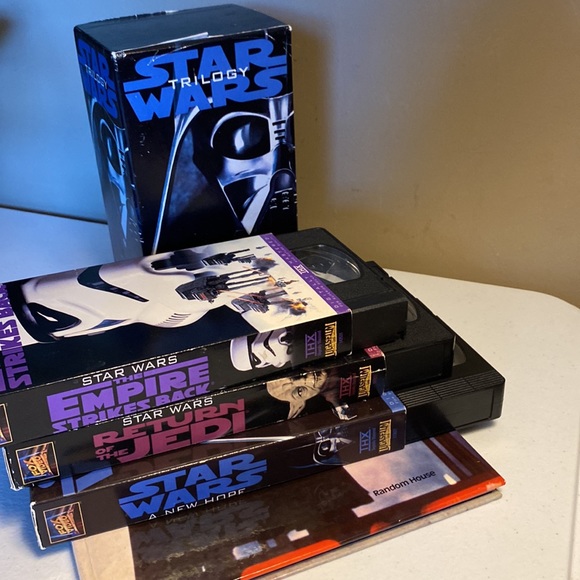 Star Wars Trilogy VHS Set & The Empire Strikes Back Storybook - Picture 6 of 6